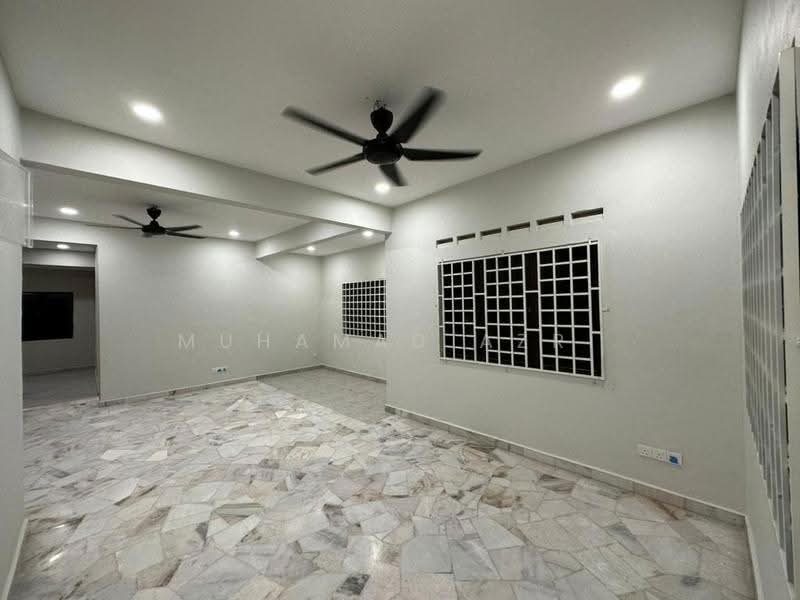 Rumah Berkembar untuk Dijual di Taman Delima 2 (Tebrau) - MUHAMAD AZRI - Living Room - PropertyGuru.com.my