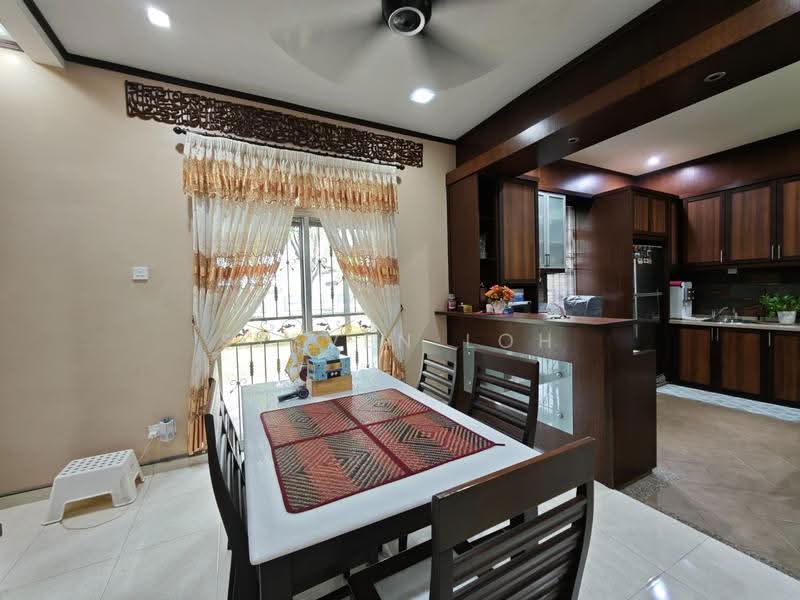 2-storey Terraced House for Sale in Taman Mount Austin (Tebrau) - Steven Loh - Dining Room - PropertyGuru.com.my
