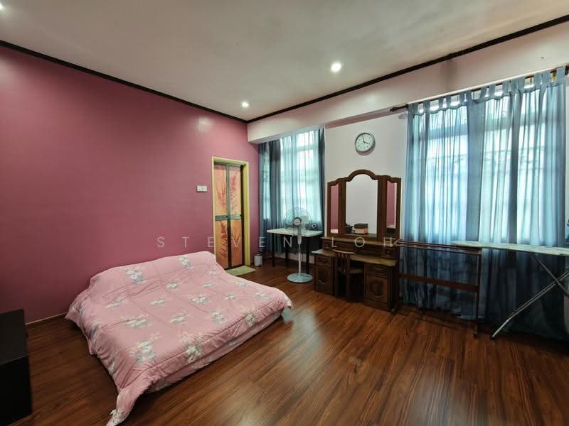 2-storey Terraced House for Sale in Taman Mount Austin (Tebrau) - Steven Loh - Bedroom - PropertyGuru.com.my