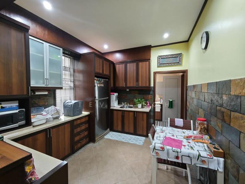 2-storey Terraced House for Sale in Taman Mount Austin (Tebrau) - Steven Loh - Kitchen - PropertyGuru.com.my