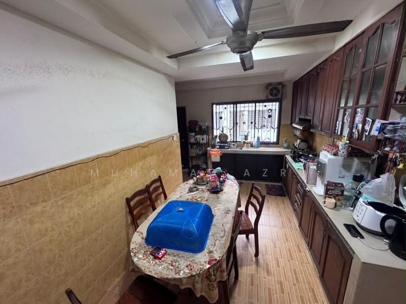 1.5-storey Terraced House for Sale in Taman Johor Jaya (Johor Bahru) - MUHAMAD AZRI - Kitchen - PropertyGuru.com.my
