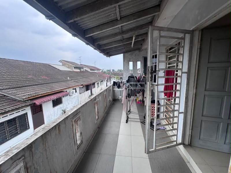1.5-storey Terraced House for Sale in Taman Johor Jaya (Johor Bahru) - MUHAMAD AZRI - Balcony - PropertyGuru.com.my