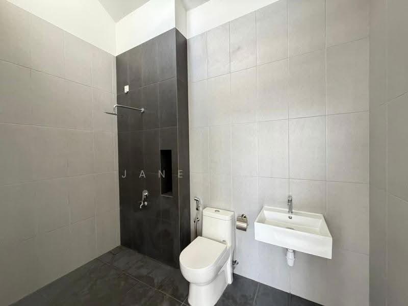 2-storey Terraced House for Sale in Taman Mount Austin (Tebrau) - Jane Ngoi - Bathroom - PropertyGuru.com.my
