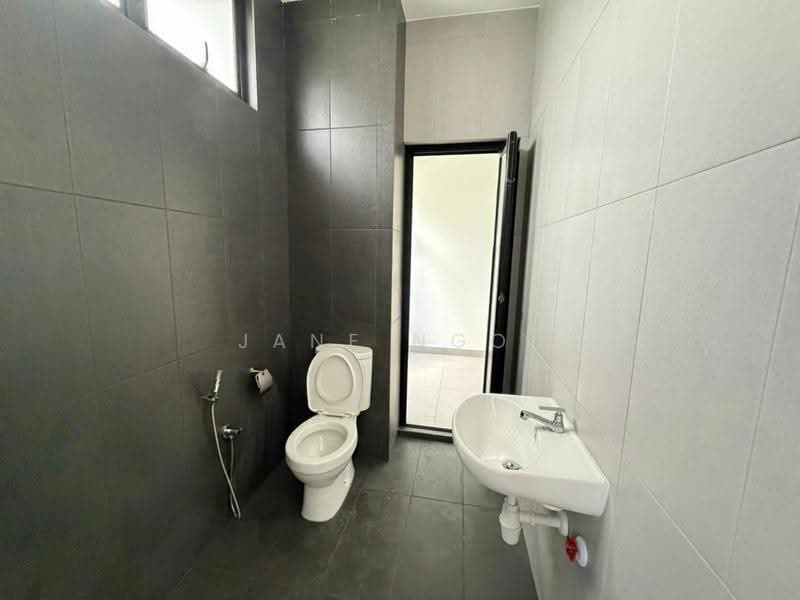 2-storey Terraced House for Sale in Taman Mount Austin (Tebrau) - Jane Ngoi - Bathroom - PropertyGuru.com.my