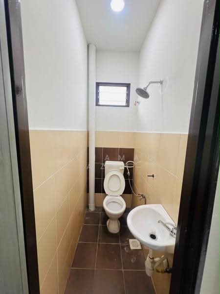 2-storey Terraced House for Sale in Taman Lagenda Putra (Kulai) - MUHAMAD AZRI - Bathroom - PropertyGuru.com.my