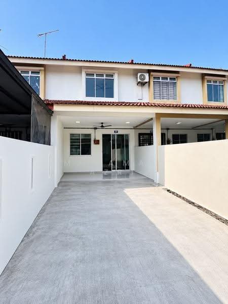 2-storey Terraced House for Sale in Taman Lagenda Putra (Kulai) - MUHAMAD AZRI - Exterior - PropertyGuru.com.my