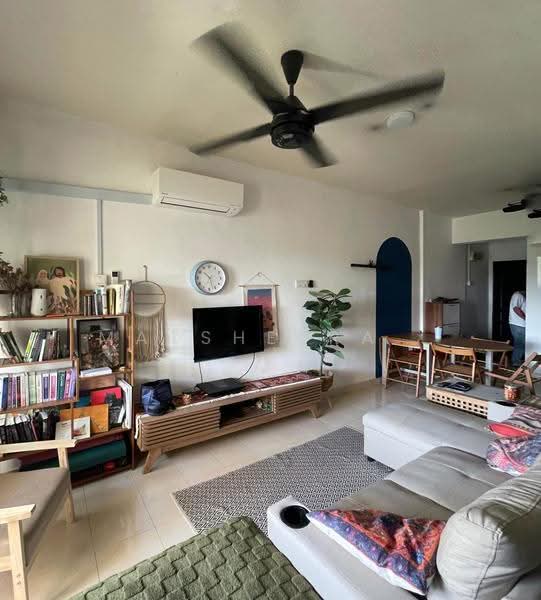 Apartment for Sale at Pangsapuri Persanda - Mazsheera . - Living Room - PropertyGuru.com.my
