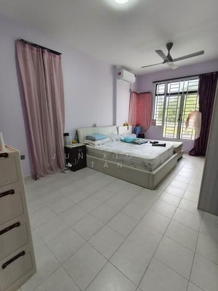 2.5-storey Terraced House for Sale in Bandar Seri Alam (Masai) - Jun Xiong Tan - Bedroom - PropertyGuru.com.my