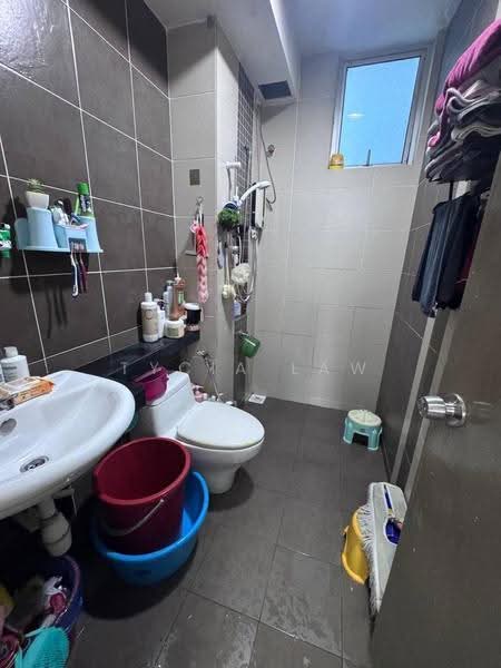 Apartment for Sale at D'Rich Executive Suites - Tycia Law - Bathroom - PropertyGuru.com.my