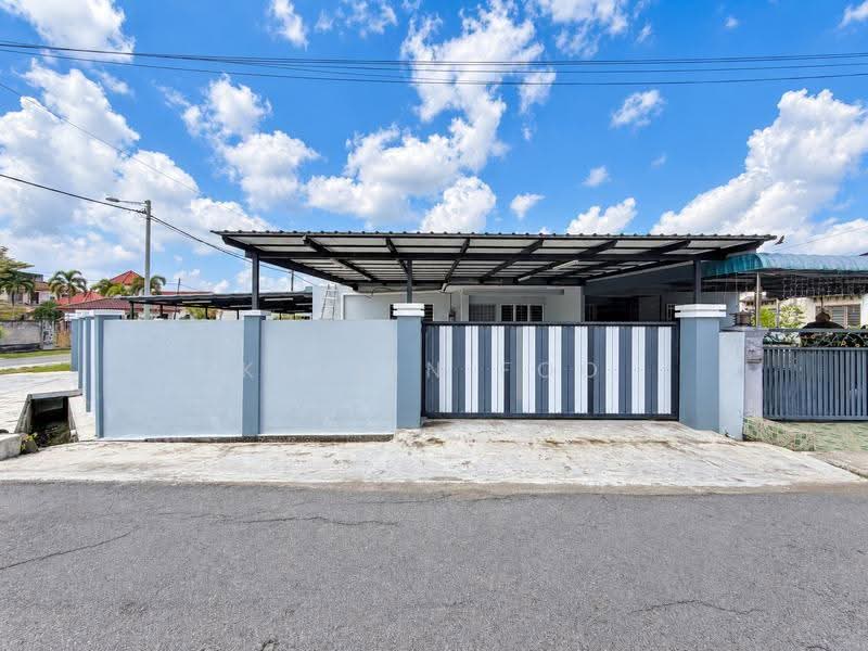 Semi-Detached House for Sale in Teluk Intan (Perak) - Kelvin Foo - Exterior - PropertyGuru.com.my