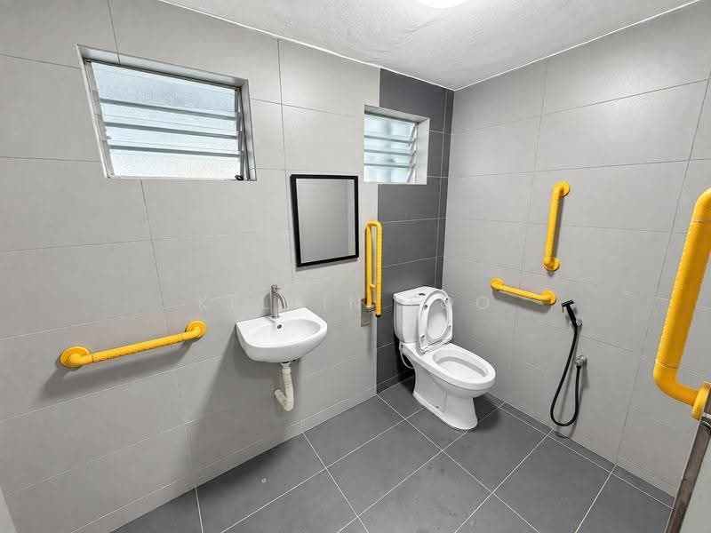 Semi-Detached House for Sale in Teluk Intan (Perak) - Kelvin Foo - Bathroom - PropertyGuru.com.my