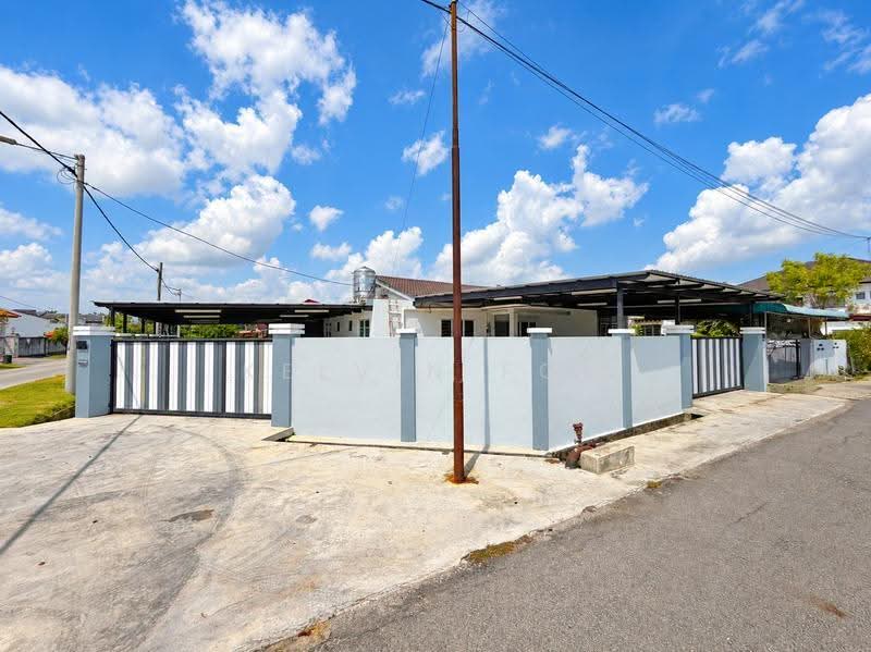 Semi-Detached House for Sale in Teluk Intan (Perak) - Kelvin Foo - Exterior - PropertyGuru.com.my