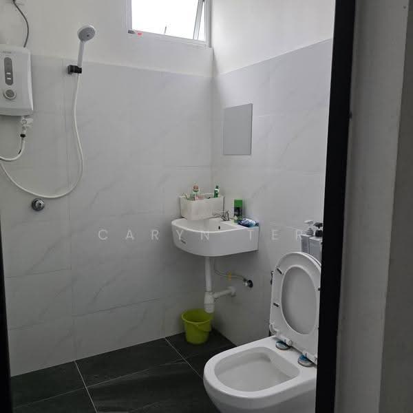 Rumah Berkembar untuk Disewa di Kampung Bahru (Johor Bahru) - Caryn Ter - Bathroom - PropertyGuru.com.my