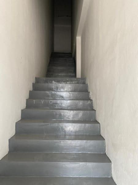 Factory for Sale in Bandar Kulai (Kulai) - Tycia Law - Corridor - PropertyGuru.com.my