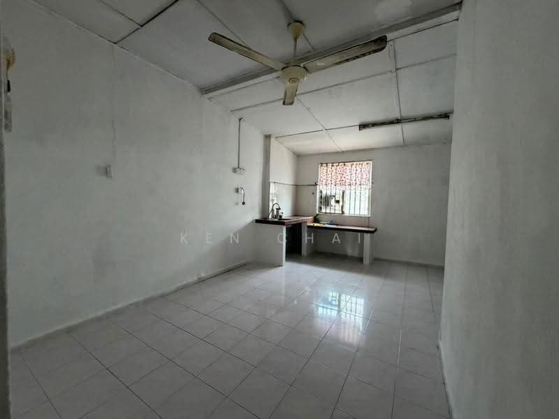 1-storey Terraced House for Sale in Taman Sri Lalang (Kota Tinggi) - Ken Chai - Kitchen - PropertyGuru.com.my