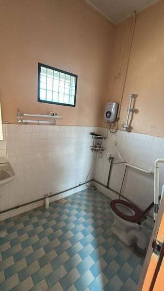 Bungalow House untuk Dijual di Kampung Wadihana (Johor Bahru) - Ken Chai - Bathroom - PropertyGuru.com.my