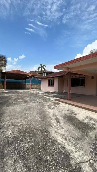 Bungalow House untuk Dijual di Kampung Wadihana (Johor Bahru) - Ken Chai - Exterior - PropertyGuru.com.my