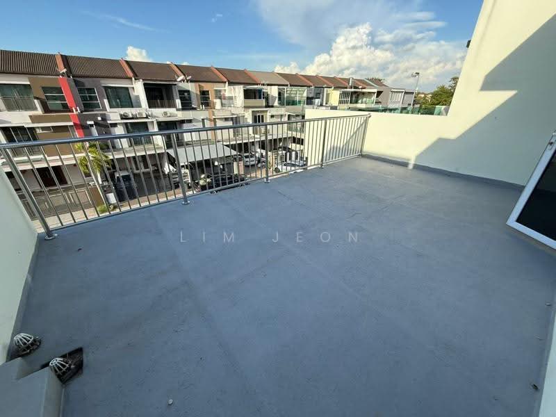 Rumah Teres 2.5-Tingkat untuk Dijual di Bandar Botanic (Klang) - Lim Jeon - Balcony - PropertyGuru.com.my