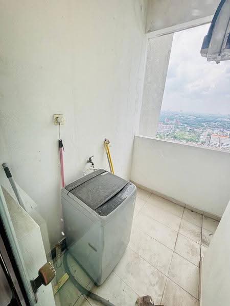 Kediaman Servis untuk Disewa di D'carlton (Residensi Seri Mega) - YC Fung - Balcony - PropertyGuru.com.my