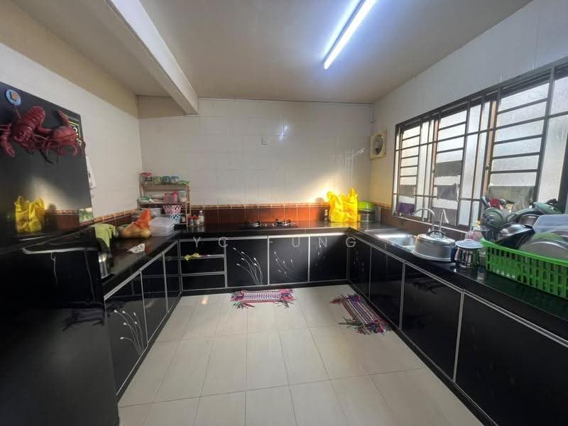 2-storey Terraced House for Rent in Gelang Patah (Johor) - YC Fung - Kitchen - PropertyGuru.com.my