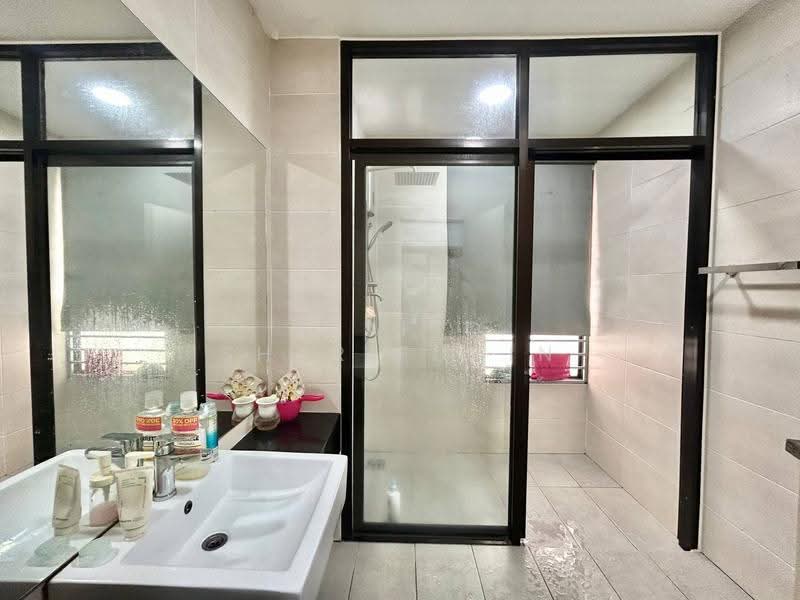 Rumah Teres untuk Dijual di Shah Alam (Selangor) - Syafiq Sharifudin - Bathroom - PropertyGuru.com.my