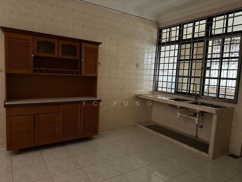 1.5-storey Terraced House for Rent in Taman Rinting (Masai) - YC Fung - Kitchen - PropertyGuru.com.my