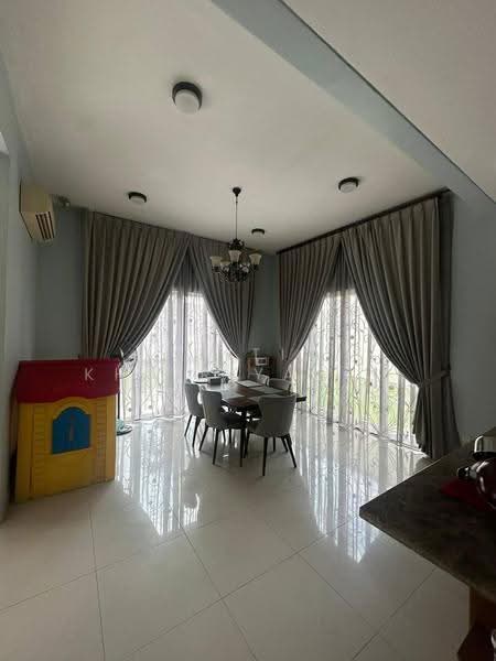 Bungalow House for Sale in Kayangan Heights (Shah Alam) - SITI KHAIRIYAH JAAFAR - Dining Room - PropertyGuru.com.my