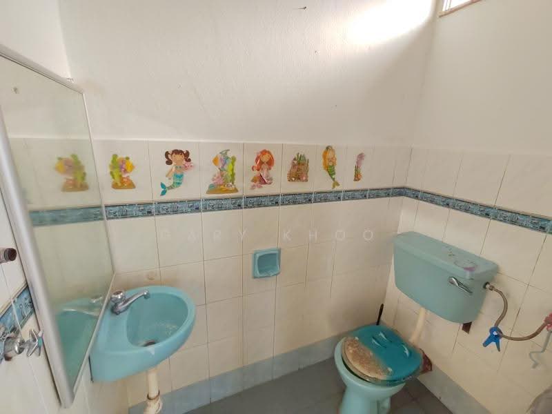Semi-Detached House for Sale in Tanjung Bungah (Penang) - Gary Khoo - Bathroom - PropertyGuru.com.my