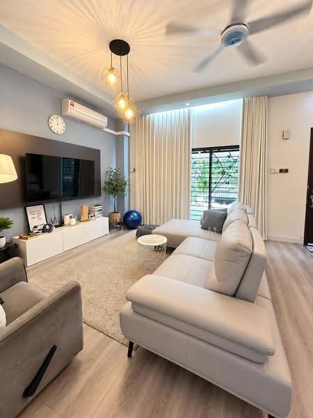 Rumah Teres 2-Tingkat untuk Dijual di Alam Sari (Bangi) - Fikri Yasmin - Living Room - PropertyGuru.com.my