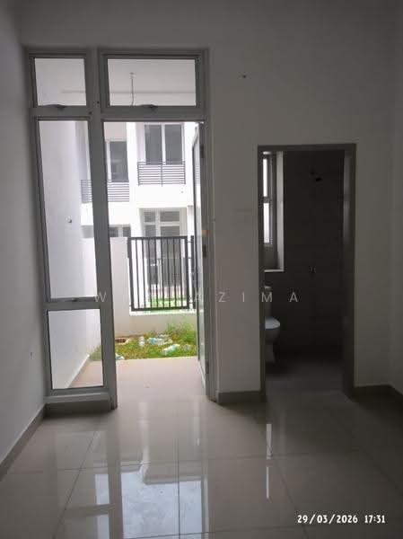 Rumah Teres 2-Tingkat untuk Disewa di Amverton Hills (Sungai Buloh) - Wan Azima - Entrance - PropertyGuru.com.my