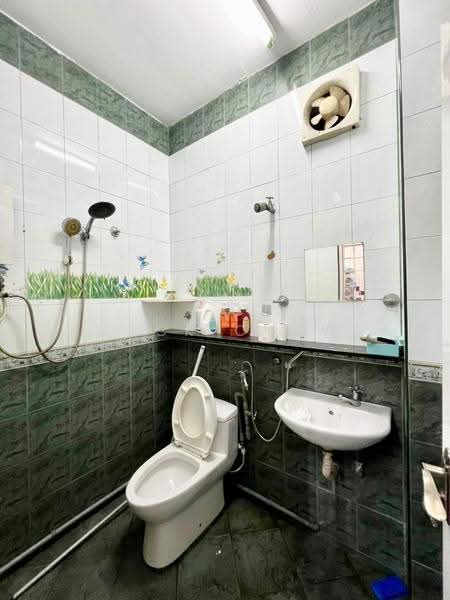 2-storey Terraced House for Sale in Taman Desa Cemerlang (Ulu Tiram) - Zack Chow - Bathroom - PropertyGuru.com.my