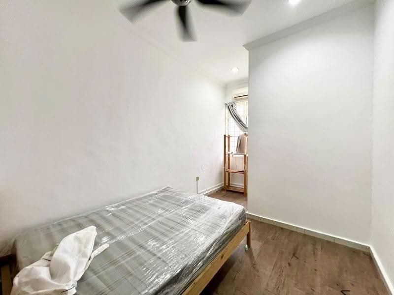 2-storey Terraced House for Sale in Taman Desa Cemerlang (Ulu Tiram) - Zack Chow - Bedroom - PropertyGuru.com.my