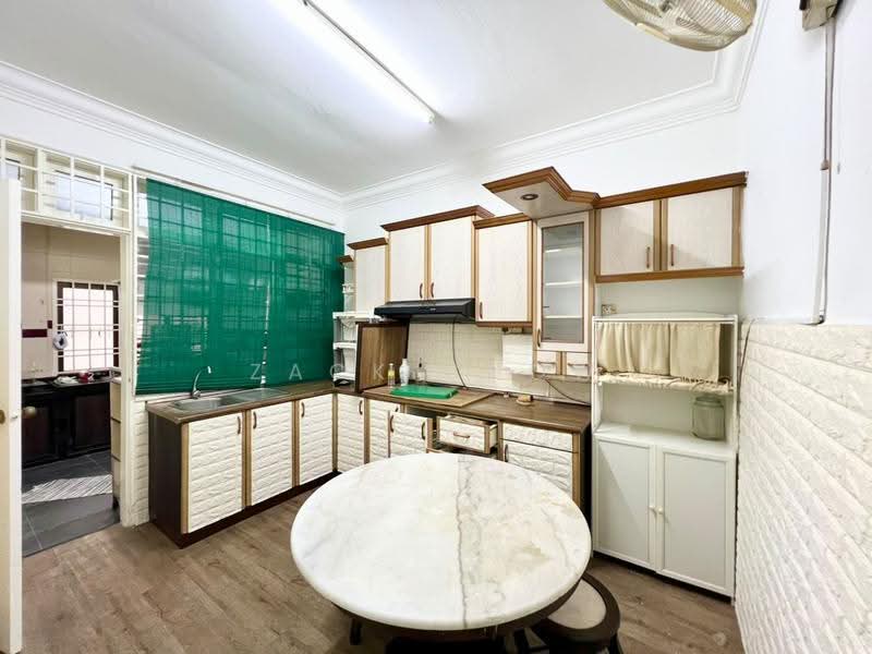 2-storey Terraced House for Sale in Taman Desa Cemerlang (Ulu Tiram) - Zack Chow - Kitchen - PropertyGuru.com.my