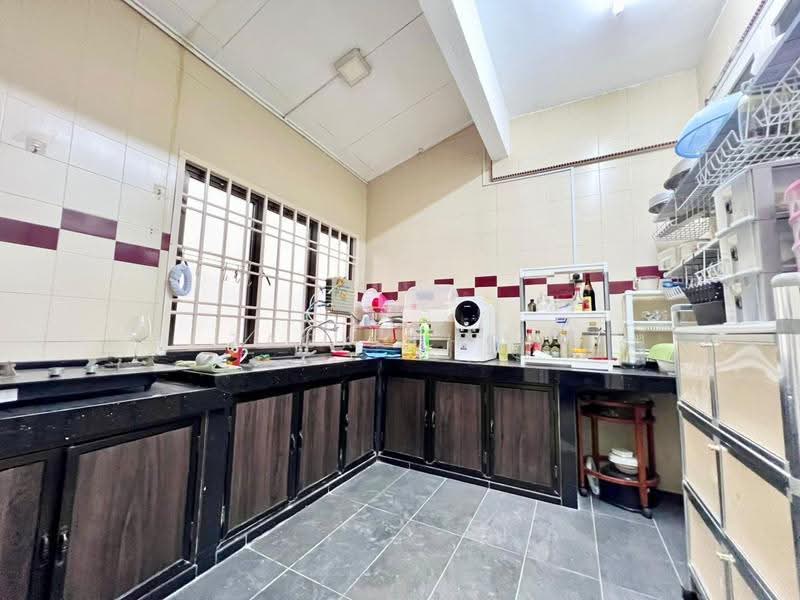 2-storey Terraced House for Sale in Taman Desa Cemerlang (Ulu Tiram) - Zack Chow - Kitchen - PropertyGuru.com.my