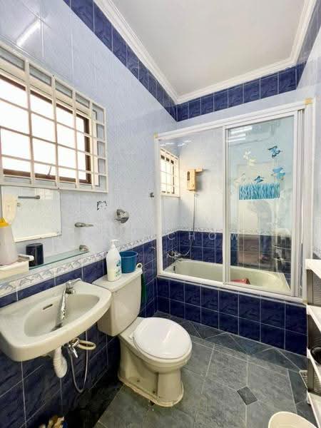 2-storey Terraced House for Sale in Taman Desa Cemerlang (Ulu Tiram) - Zack Chow - Bathroom - PropertyGuru.com.my