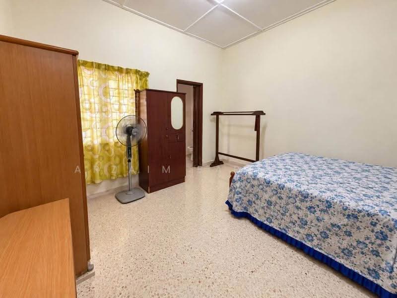 Rumah Berkembar untuk Dijual di Taman Daya (Johor Bahru) - Arzaim Barimin - Bedroom - PropertyGuru.com.my