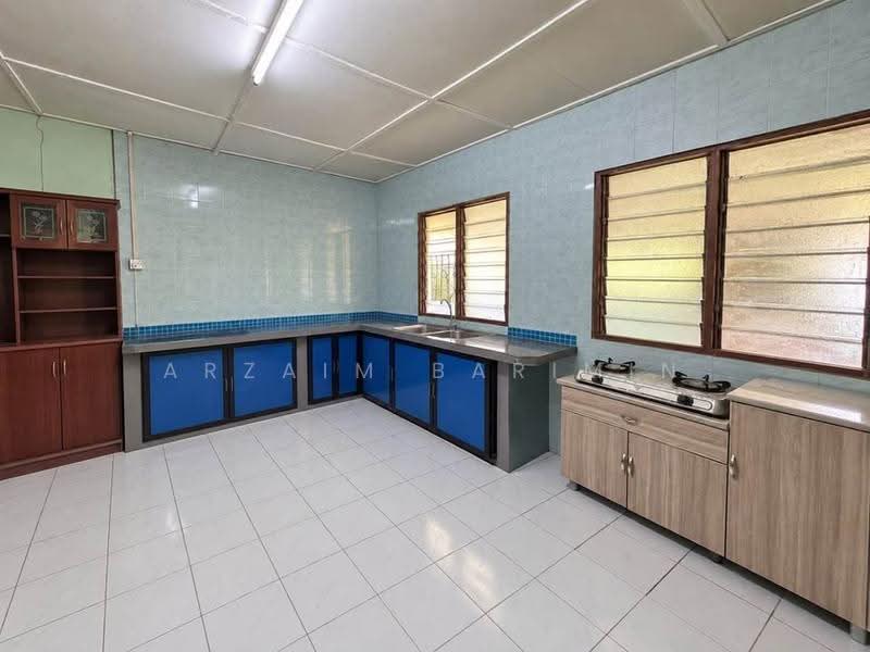 Rumah Berkembar untuk Dijual di Taman Daya (Johor Bahru) - Arzaim Barimin - Kitchen - PropertyGuru.com.my