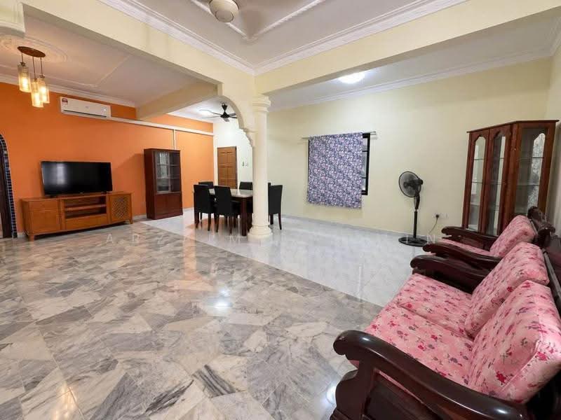 Rumah Berkembar untuk Dijual di Taman Daya (Johor Bahru) - Arzaim Barimin - Living Room - PropertyGuru.com.my