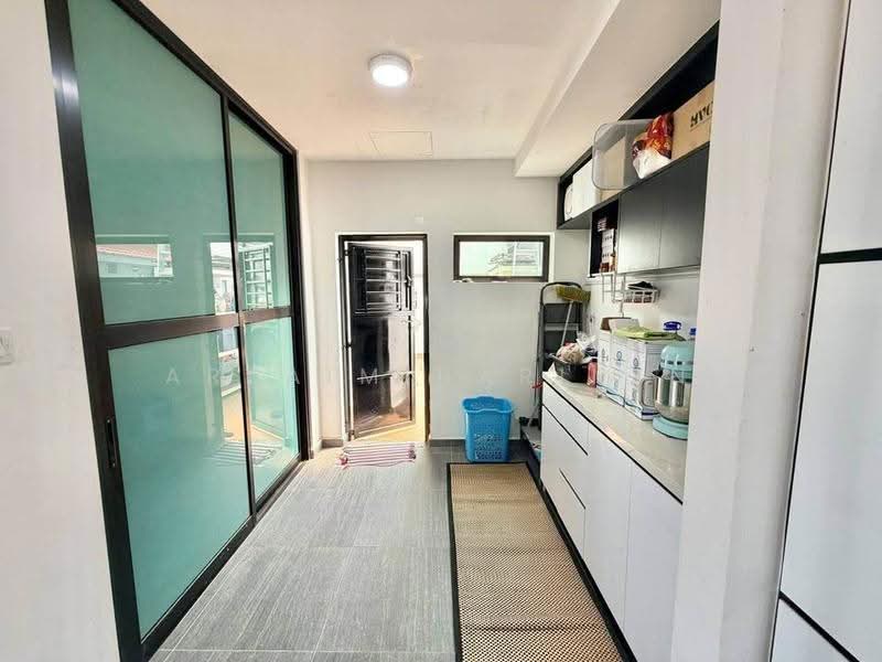 Rumah Teres 2-Tingkat untuk Dijual di Bandar Dato Onn (Tebrau) - Arzaim Barimin - Kitchen - PropertyGuru.com.my