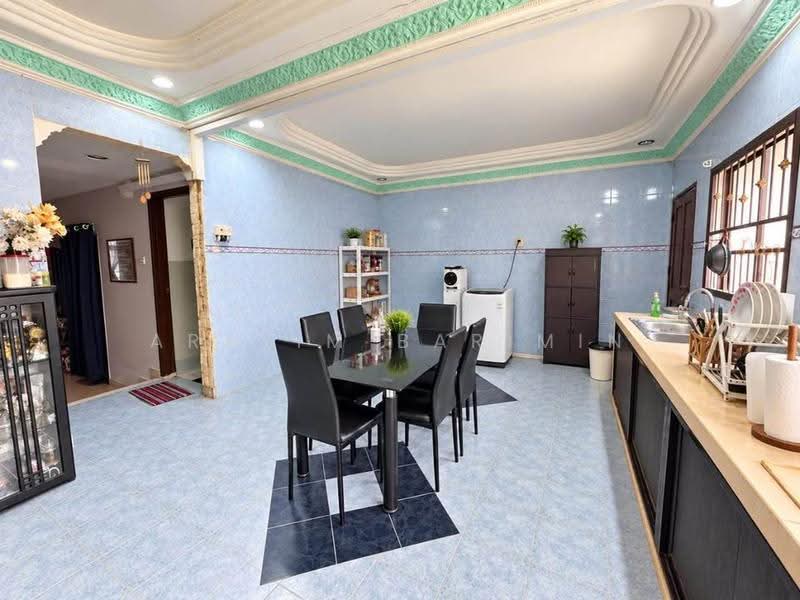 Rumah Teres untuk Dijual di Taman Bukit Tiram (Ulu Tiram) - Arzaim Barimin - Kitchen - PropertyGuru.com.my