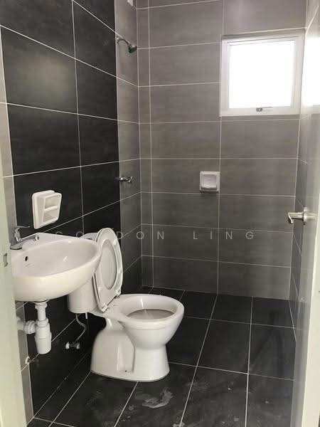 Condominium for Sale at Zeta Deskye (Alam Saujana) - Gordon Ling - Bathroom - PropertyGuru.com.my