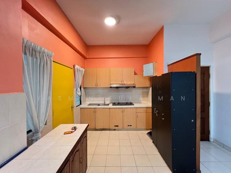 Condominium for Sale at Hartamas Regency 1 - Yasmin Sulaiman - Kitchen - PropertyGuru.com.my