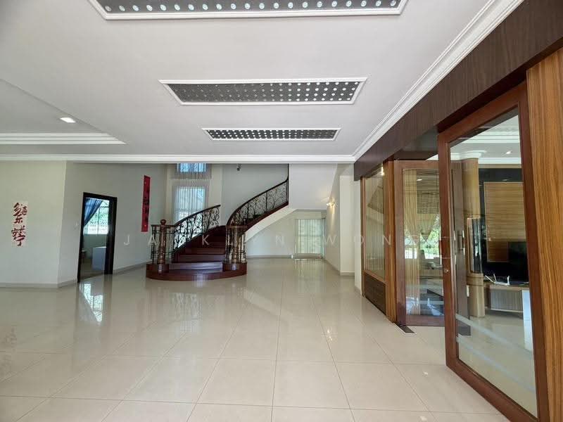 Bungalow House untuk Dijual di Taman BDC (Kota Kinabalu) - Jacklyn Wong - Entrance - PropertyGuru.com.my