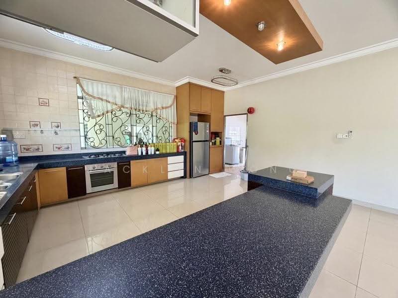 Bungalow House untuk Dijual di Taman BDC (Kota Kinabalu) - Jacklyn Wong - Kitchen - PropertyGuru.com.my