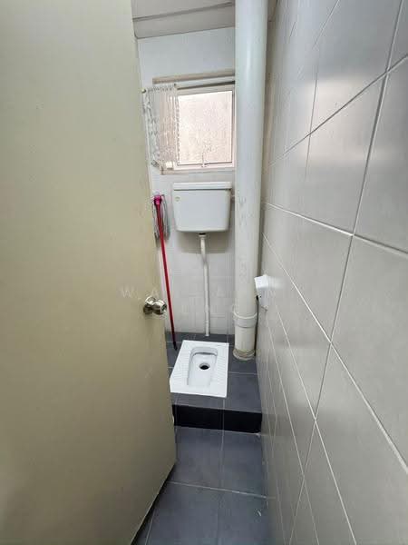 Shop for Rent in Seri Kembangan (Selangor) - Wai Ann Teng - Bathroom - PropertyGuru.com.my