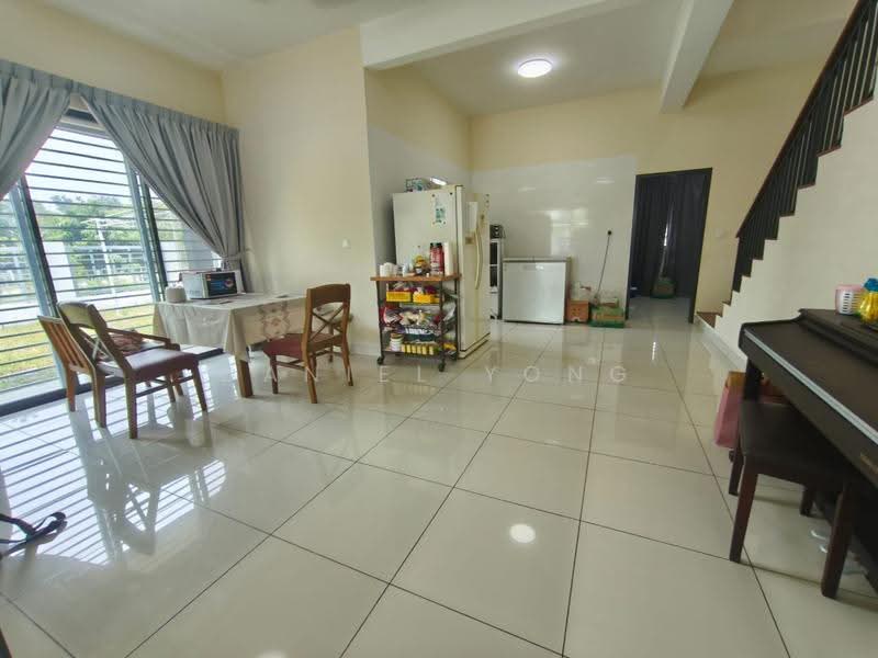2-storey Terraced House for Sale in Taman Mount Austin (Tebrau) - Daniel Yong - Living Room - PropertyGuru.com.my