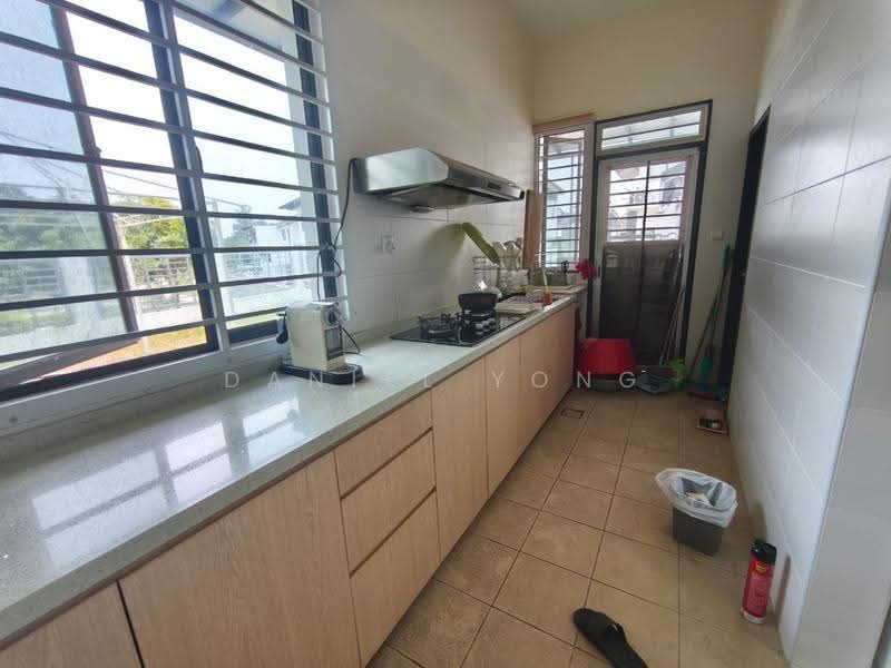2-storey Terraced House for Sale in Taman Mount Austin (Tebrau) - Daniel Yong - Kitchen - PropertyGuru.com.my