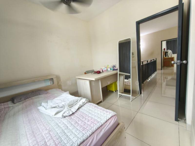 2-storey Terraced House for Sale in Taman Mount Austin (Tebrau) - Daniel Yong - Bedroom - PropertyGuru.com.my