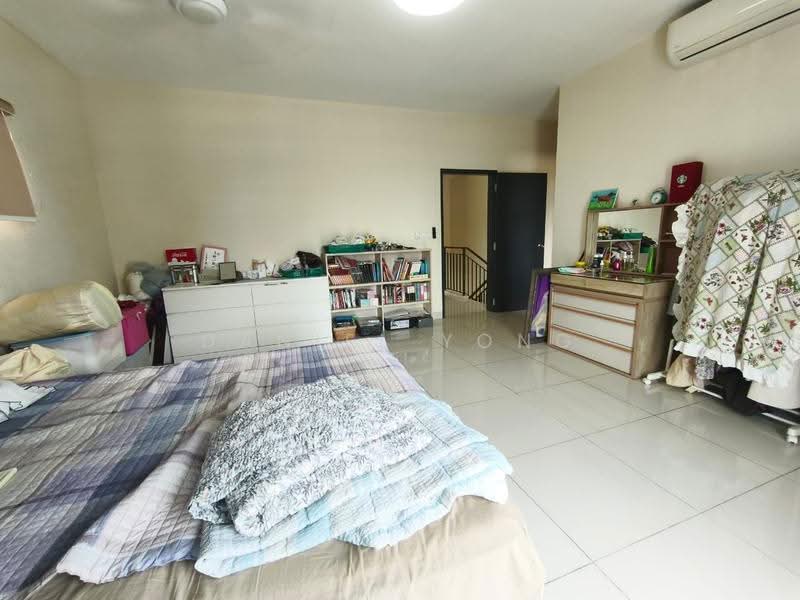 2-storey Terraced House for Sale in Taman Mount Austin (Tebrau) - Daniel Yong - Bedroom - PropertyGuru.com.my