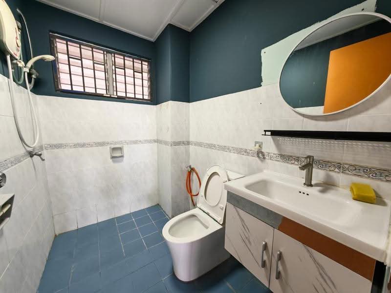 Apartment for Sale at Pangsapuri Sri Mekar - Cl Khoo - Bathroom - PropertyGuru.com.my